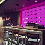 格丁尼亚美居中心酒店